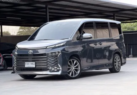 Toyota Voxy S-Z รุ่นท็อป เบนซิน ปี 2023 ไมล์น้อย 28,000 กม.