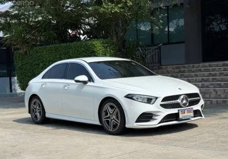 2023 BENZ A200 AMG รถมือเดียวออกป้ายแดง สภาพป้ายแดง วิ่งน้อย เข้าศูนย์ทุกระยะ รถไม่มีอุบัติเหตุครับ