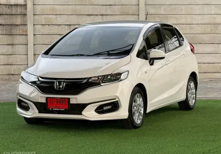 Honda Jazz 1.5 i-VTEC ปี 2019 สีขาว สภาพใหม่ ไมล์แท้ มือเดียว ป้ายแดง  