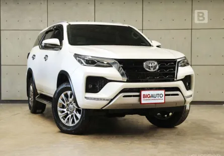 2021 Toyota FORTUNER 2.4 V 4WD SUV AT ไมล์แท้ 3 หมื่น รุ่น TOP สุดเครื่องยนต์ 2.4 B7831