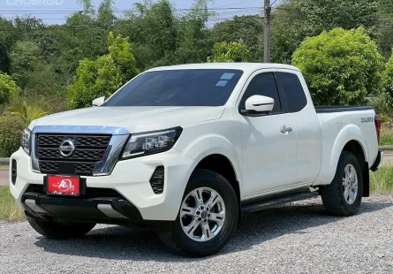NISSAN NAVARA 2.3 V KING CAB CALIBRE A/T ปี2021 จดปี2022 สีขาว