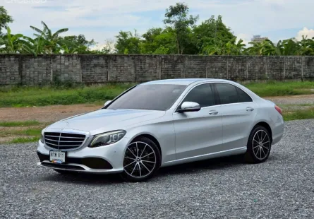 MERCEDES-BENZ C220d Exclusive [W205] Facelift ปี 2019 ซีดานหรู เครื่องดีเซลสุดประหยัด ออฟชั่นจัดเต็ม