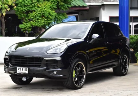 Cayenne SE-Hybrid Platinum Edition ปี 2017  Plug in Hybird เครื่อง 3.0 cc 462 แรงม้า เบาะภายในสีดำ