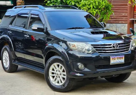 2013 Toyota Fortuner 3.0 V SUV  คันนี้รถบ้านมือเดียว รถเข้าศูนย์ตามระยะ รถสวยเดิม สภาพดีครับ
