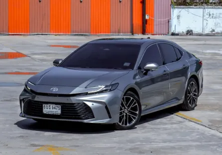 Toyota Camry 2.5 HEV Premium 2025 รถมือสองสภาพใหม่ ไมล์น้อย เจ้าของขายเอง  