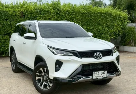 Toyota Fortuner 2.4 Leader 2024 มือเดียว ไมล์น้อย สภาพป้ายแดง  