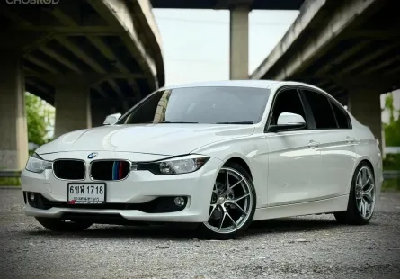 2014 BMW 3 Series 2.0 320i รถเก๋ง 4 ประตู ผ่อนเริ่มต้น9,xxx