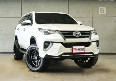 2018 Toyota FORTUNER 2.8 V 4WD SUV AT ไมล์แท้ 6 หมื่น ชุดแต่งแท้รอบคัน B4364