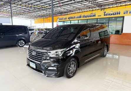 Hyundai H-1 2.5 Deluxe 2021 รถตู้พรีเมี่ยม