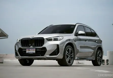 BMW X1 sDrive20i M Sport ปี 2024 SUV ไซส์เริ่มต้น แถมกล้องหน้ารถจากบีเอ็ม