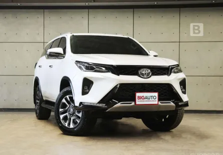 2022 Toyota FORTUNER 2.4 Leader V ไมล์เเท้ 2 หมื่น (โฉมปัจจุบัน) รับประกันตัวรถ 5ปี 150,000KM B5628