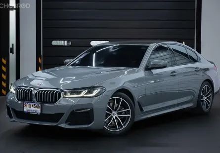 BMW 5 Series 2.0 520d 2022 รถสวยวารันตีเหลือ ไมล์น้อย เจ้าของขายเอง  