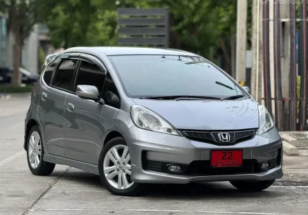 Honda JAZZ 1.5 JP รถมือเดียว สเป็คนอกแท้  สภาพพร้อมใช้งาน 