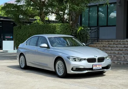 2017 BMW 320D F30 LCI  รถมือเดียวออกป้ายแดง รถวิ่งน้อย เข้าศูนย์ทุกระยะ รถไม่เคยมีอุบัติเหตุครับ