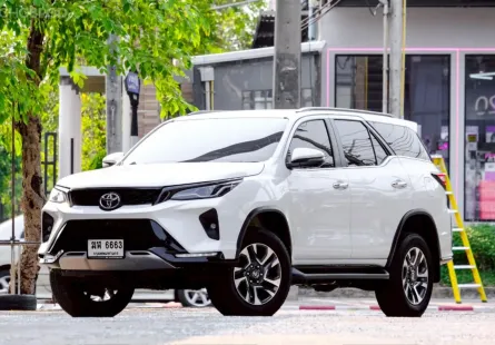 2022 Toyota Fortuner 2.4 Leader SUV รถสภาพดี มีประกัน 