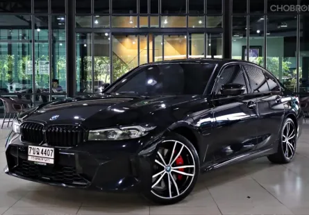 BMW 3 Series 2.0 330e 2025 ไมล์น้อย มือเดียว ป้ายแดง  