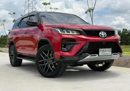 TOYOTA Fortuner 2.4v 2WD AT ปี 2017 แปลงหน้า Legender
