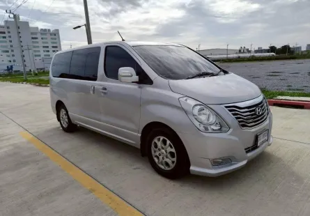Hyundai H-1 2.5 Maesto Deluxe 2012 น่าใช้ สภาพดี ไมล์น้อย