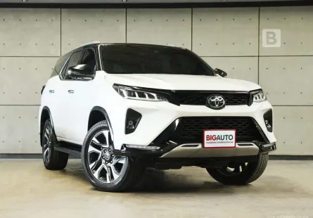 2023 Toyota FORTUNER 2.4 Legender (Black top) SUV AT ไมล์แท้ รับประกันตัวรถ 5 ปี 150,000 KM B4502