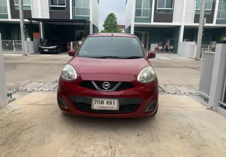 ขาย รถมือสอง 2017 NISSAN MARCH 1.2EL สีแดง รถบ้านมือเดียวป้ายแดงจากศูนย์โครงสร้างเดิม
