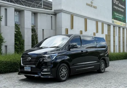 HYUNDAI H-1 2.5 Elite FE 2024 รถครอบครัวมือเดียว ไมล์น้อย 