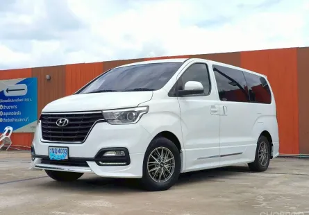 Hyundai H-1 2.5 Elite FE 2023 ไมล์น้อย มือเดียวป้ายแดง  