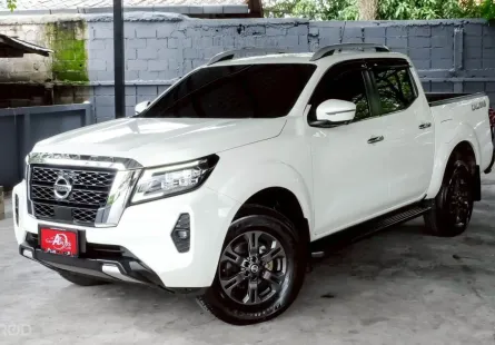 NISSAN NAVARA 2.3 สี่ประตู CALIBRE ตัวV TOP ปี2021(แท้) MNC เกียร์ AUTO สีขาว