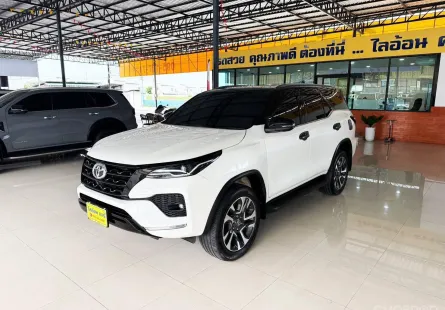 Toyota Fortuner Commander 2.4 V 2022 รถครอบครัว 7 ที่นั่ง ฟรีดาวน์ออกรถ 0 บาท