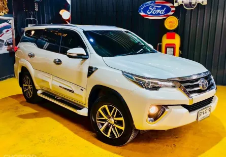 TOYOTA FORTUNER 2.8 V 2016 4WD TOP สภาพใหม่ ไมล์น้อย  มือเดียวป้ายแดง  