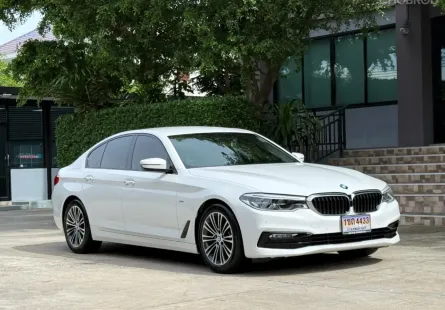 2018 BMW 520D รถมือเดียวออกป้ายแดง รถวิ่งน้อย เข้าศูนย์ตรงระยะ รถไม่เคยมีอุบัติเหตุครับ