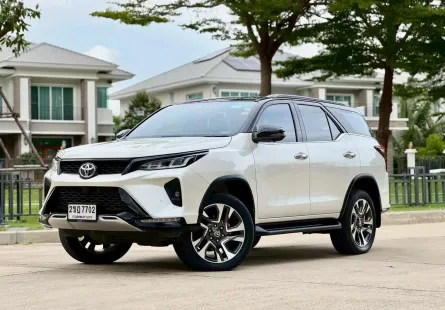 Toyota Fortuner 2.4 Legender ปี 2021 มือเดียว ไมล์น้อย  30,000 km. 