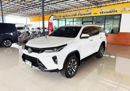 Toyota Fortuner 2.4 Leader 2023 สภาพป้ายแดง ไมล์น้อยสุดๆ มือเดียว ออกรถ0บาท
