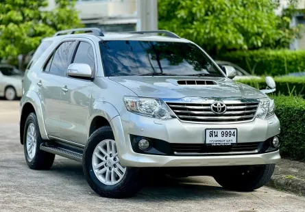 TOYOTA Fortuner 3.0V 4WD เครื่องยนต์: ดีเซล เกียร์:AT ปี: 2012