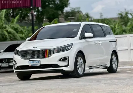 2020 KIA GRAND CARNIVAL, 2.2 LX โฉม ปี14-21 สีขาว เกียร์ออโต้ มือเดียวป้ายแดง ไมล์แท้