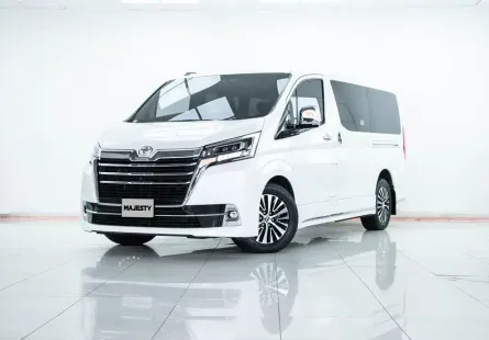 2B561 TOYOTA MAJESTY 2.8 Premium 2020 รถครอบครัว ขับสบาย สีขาว