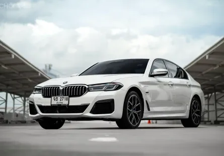 BMW 530e M Sport ปี 2022 ซีรีย์ 5 ตัวท็อป วารันตี/BSI ไม่มีขาด รถมือเดียว ป้ายแดง 