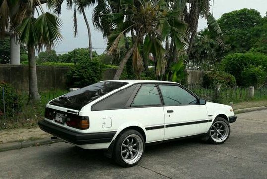 Nissan sunny b11 coupe