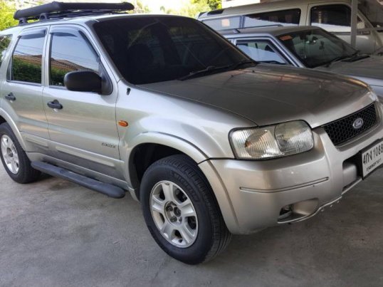 2004 Ford Escape XLT suv 12564372