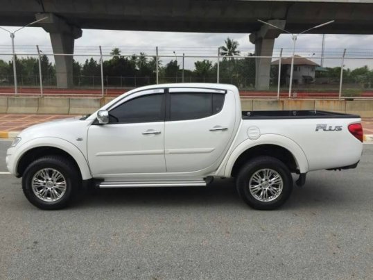 2015 Mitsubishi TRITON DOUBLE CAB GLX pickup 13027242