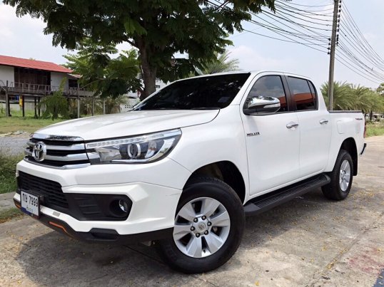 2016 Toyota Hilux Revo E 18239202