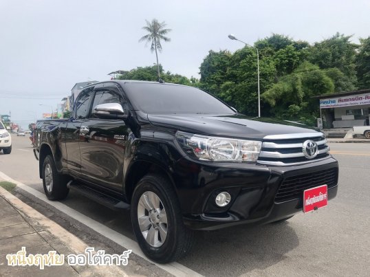 2015 Toyota Hilux Revo E pickup 18733522