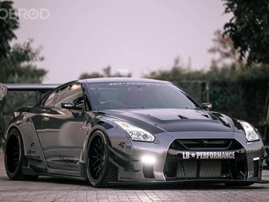 Nissan GT-R R35 Liberty Walk Ver.2 21516092