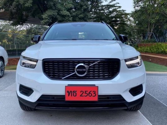 Volvo xc40 t5 hotsell recharge r design