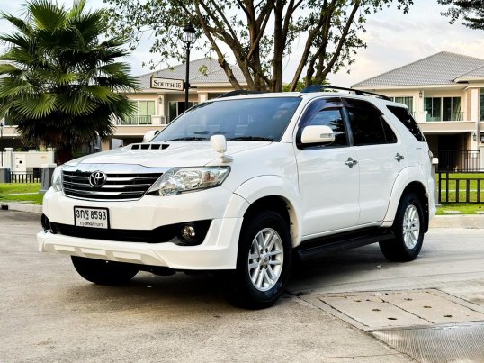 2014 Toyota Fortuner 2.5 V SUV 23536142