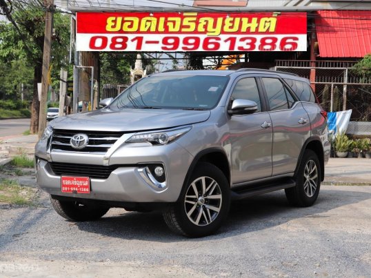 ขาย รถมือสอง 2016 Toyota Fortuner 2.4 V SUV ผ่อน 15,xxx.-บาท  รถสภาพดี มีประกัน