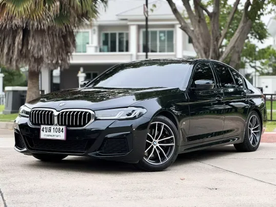 2022 BMW 520d 2.0 M Sport รถเก๋ง 4 ประตู 