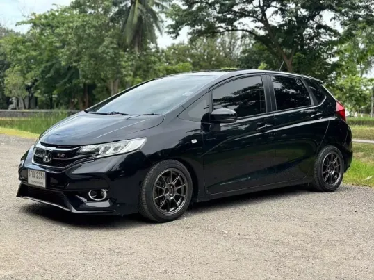 ขาย รถมือสอง 2016 Honda JAZZ 1.5 S i-VTEC รถเก๋ง 5 ประตู 