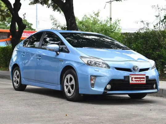 Toyota Prius 1.8 Hybrid Top grade 2012 รถบ้านมือเดียวเช็คศูนย์ตลอดเปลี่ยนแบตไฮบริดแล้ว