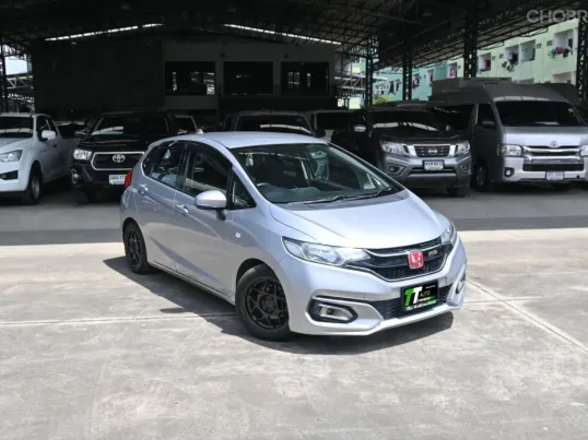 2016 Honda JAZZ 1.5 S i-VTEC รถเก๋ง 5 ประตู ออกรถฟรี