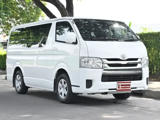 Toyota Hiace 3.0 ตัวเตี้ย D4D 2017 รถตู้ทึบบรรรทุกมาพร้อมเบาะด้านข้างถอดได้ ขนของเบา ฟรีดาวน์ได้